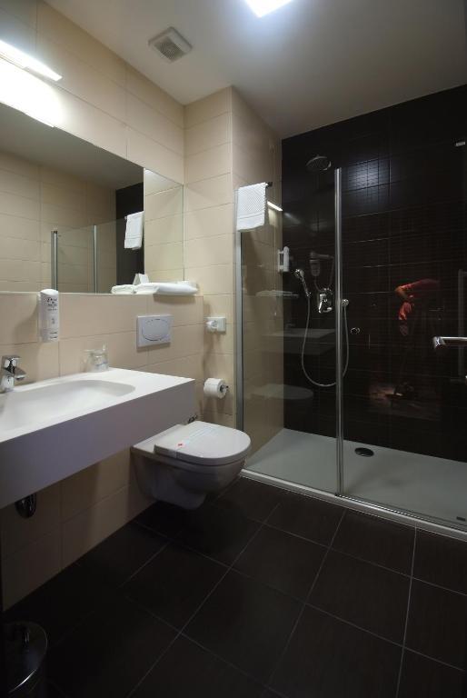 Hotel Park Добой Экстерьер фото